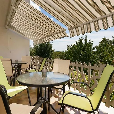 بيت للعطل House Max بوريتش